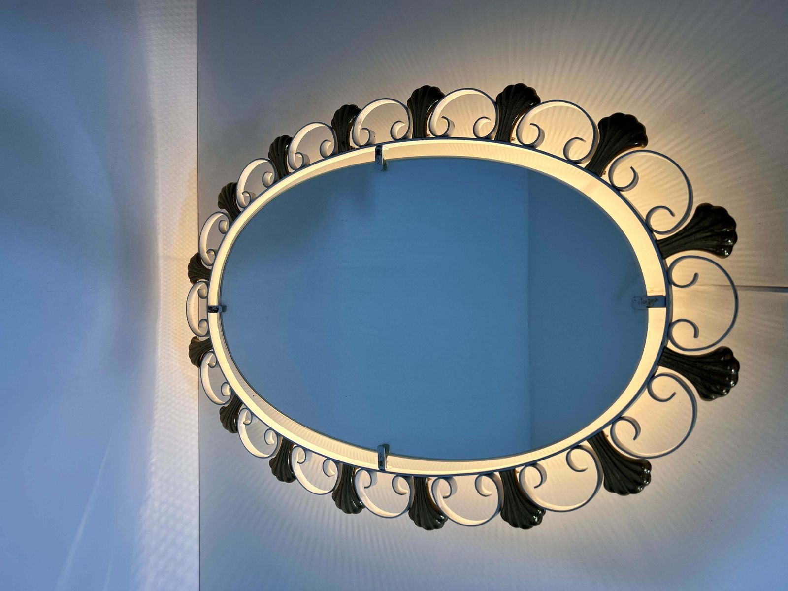 photo vintage Oval Midcentury Metal Illuminated Mirror By Hillebrand, Germany, 1950s