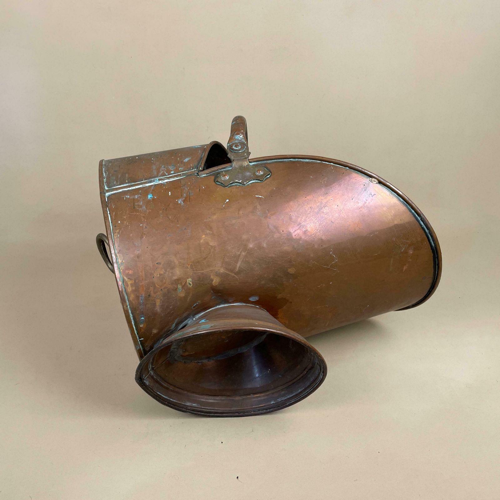 photo furniture Antique Metal Copper Coal Bucket Handle Fireside Fire Side Scuttle Helmet Farmhouse Cottage Aged Patina Vintage Fireplace Logs Tools