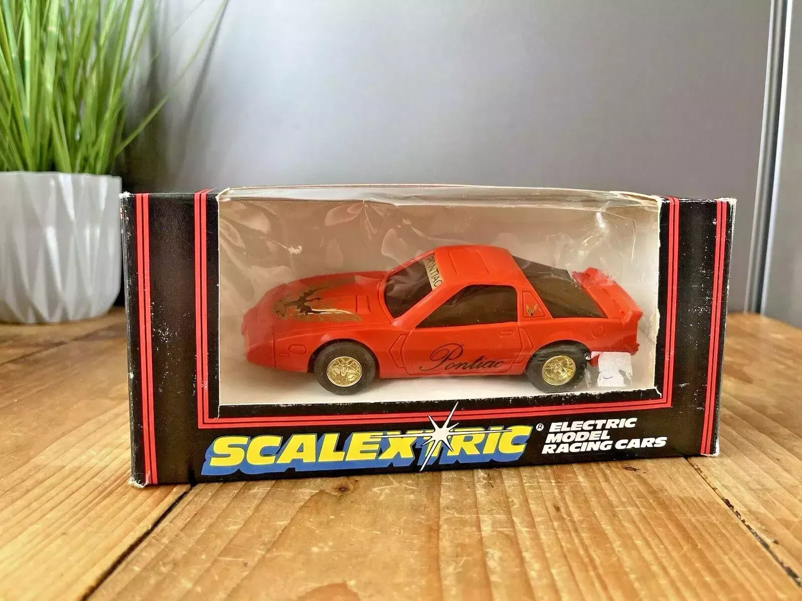photo vinterior Unused Scalextric Pontiac Firebird Model Racing Car C383 Gold Wheels Slot 1:32