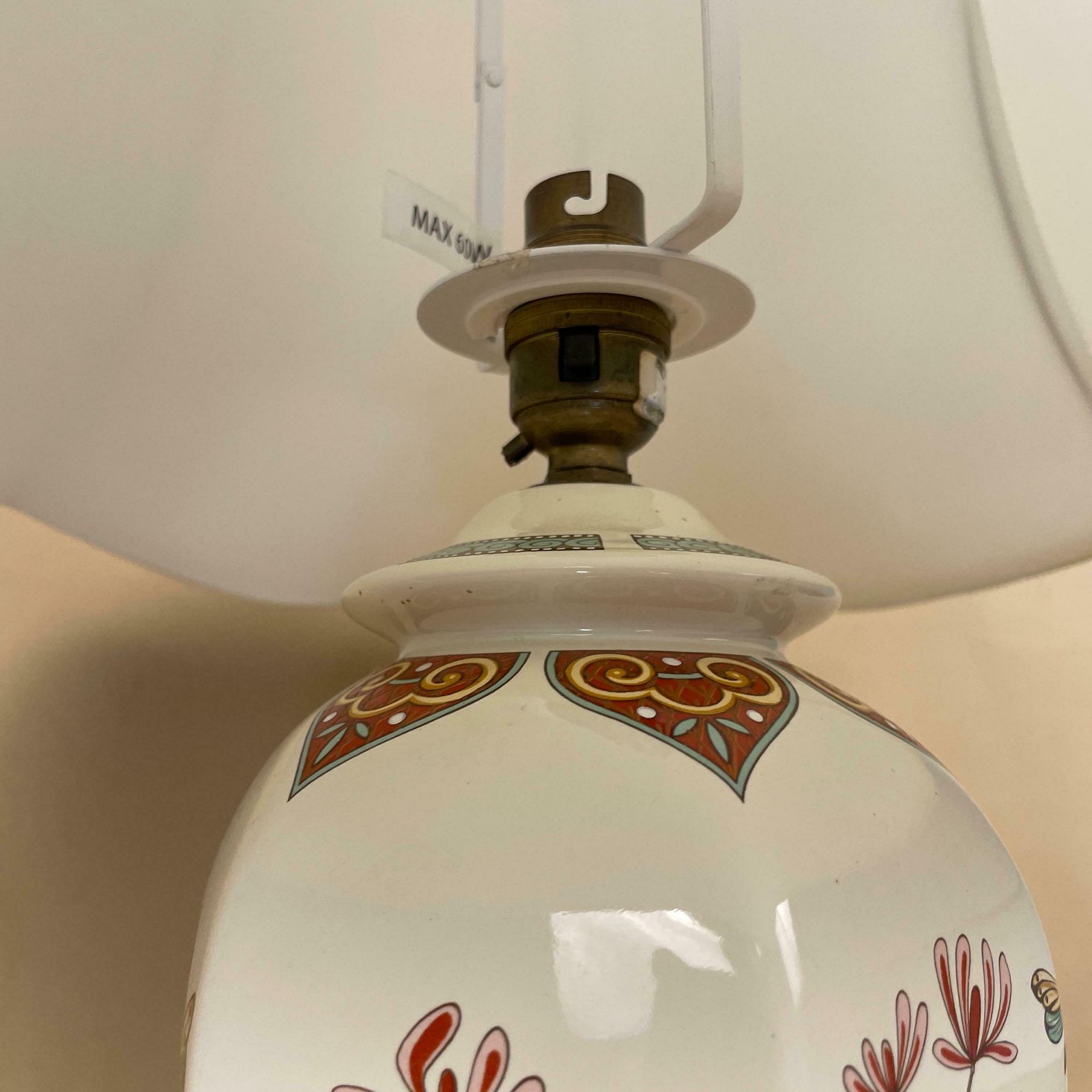 Ceramic Floral Lamp Light Bedside Table Desk Oriental White Shade Wood Base Hand Painted Floral Vintage Antique Wooden Hexagon Base photo vinterior