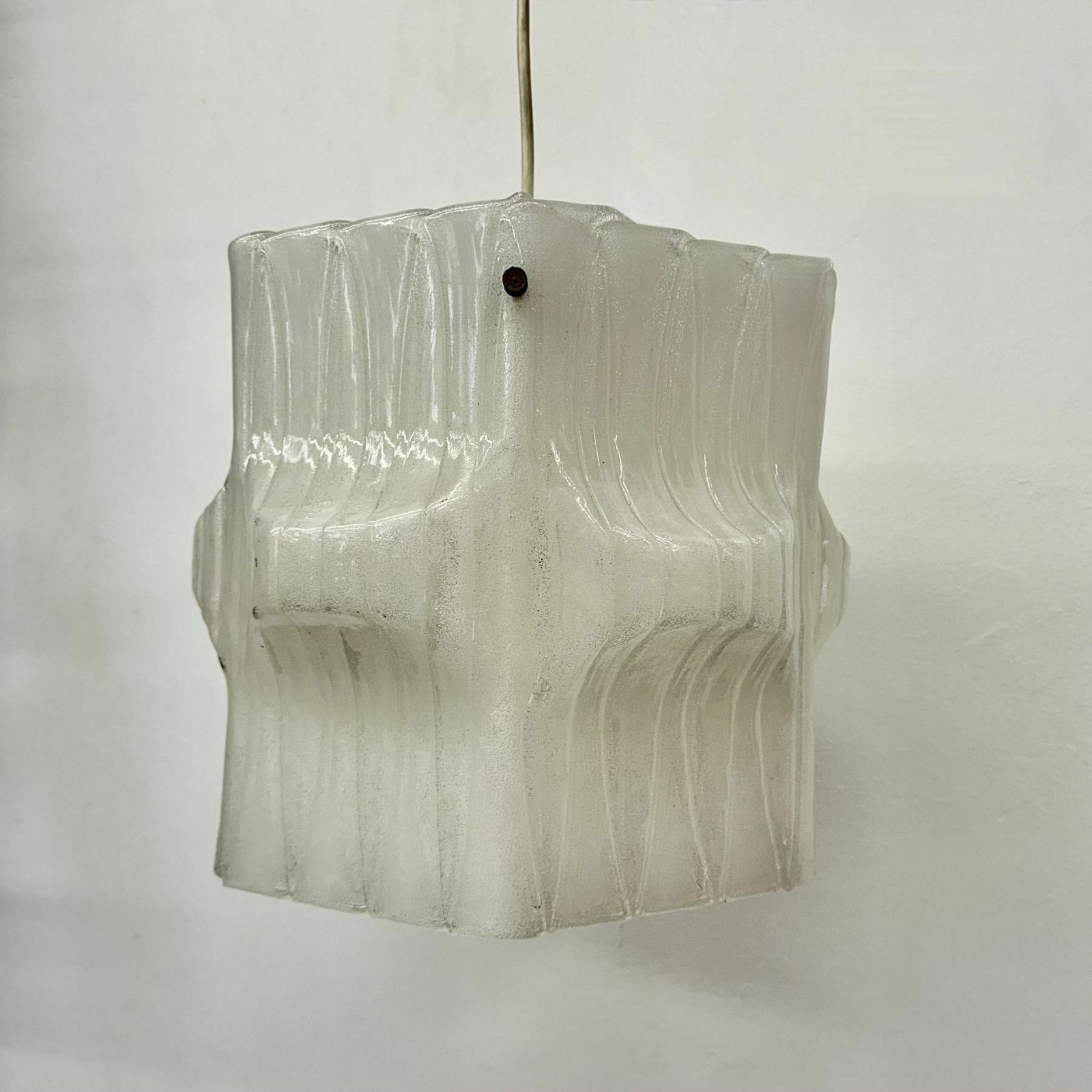 Mid Century Ijslucite Hanglamp, Jaren 1970 photo for sale