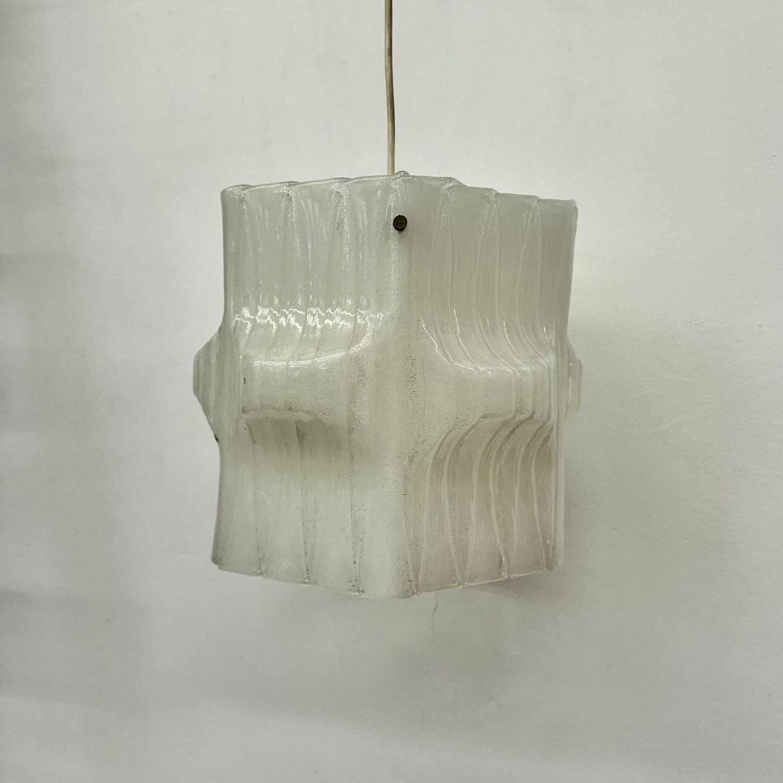 Mid Century Ijslucite Hanglamp, Jaren 1970 photo Verlichting