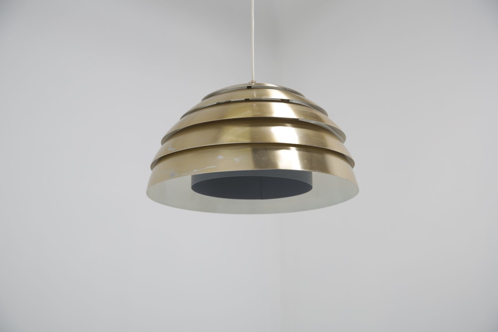 Suspension vintage en forme de ruche, par Hans Agne Jakobsson, Suède, années 1960. photo for sale