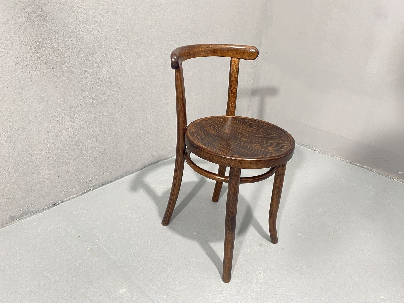 Fully Renovated Chair Thonet Mundus, Czechoslovakia, 1920´S photo Furniture
