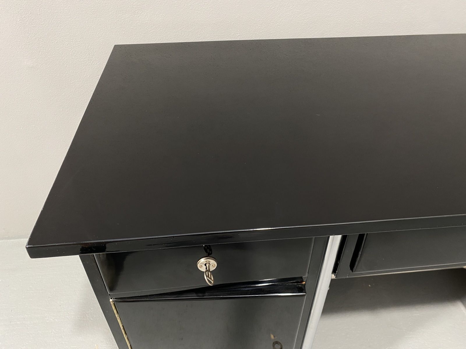 3919.0 Czechoslovak Modernist Chrome And Wood Writing Desk, 1950´S, Europe photo