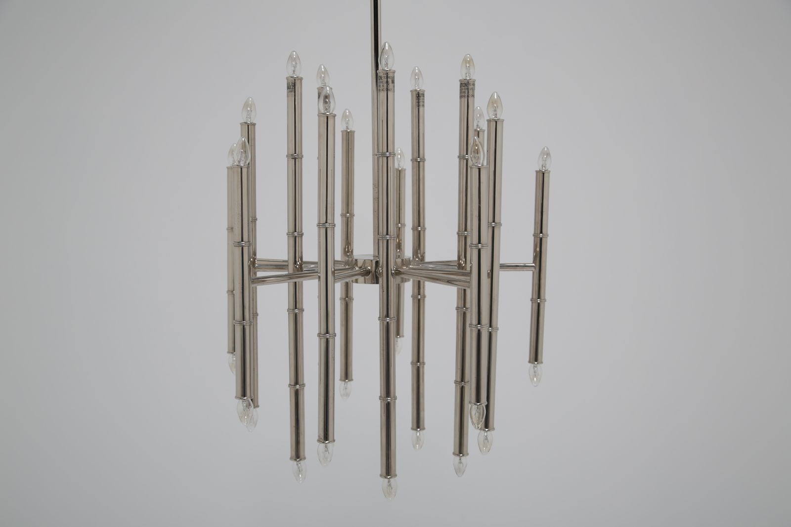 Contemporary Chrome Chandelier “Meurice” By Jonathan Adler, United Kingdom, 2000s. photo vinterior