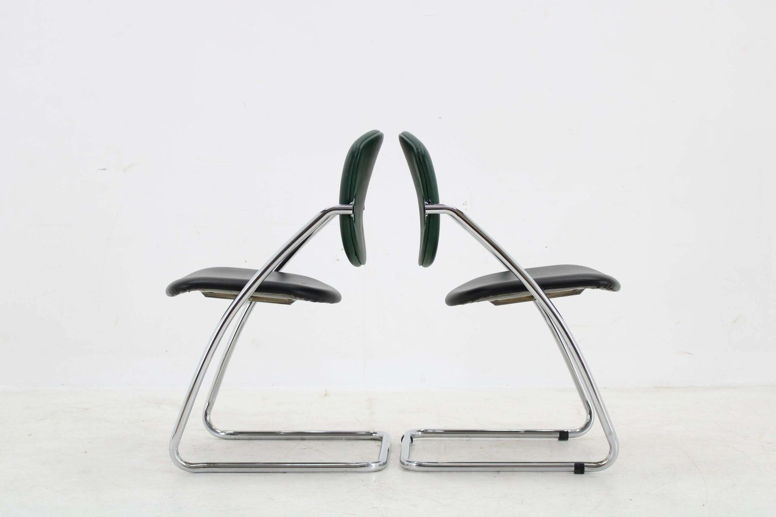 1980s Pair Of Italian Chairs photo 534.0