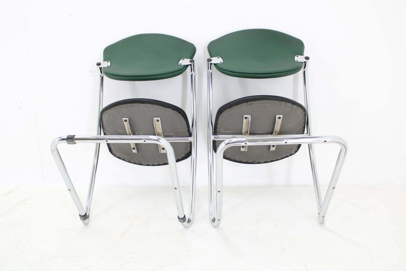 photo buy 1980s Pair Of Italian Chairs