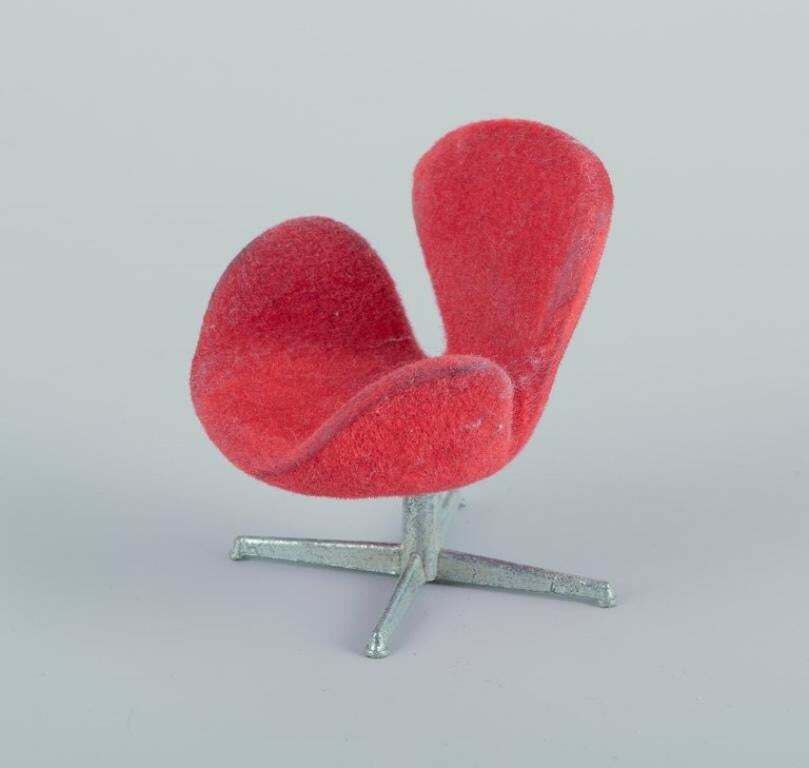 Miniatures Of The "Swan" Chair And Sofa In Red Fabric, Designed By Arne Jacobsen photo for sale