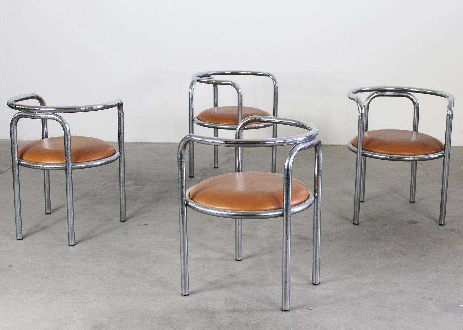Gae Aulenti Locus Solus Dining Room Set In Steel And Leather By Poltronova 1970s photo vinterior