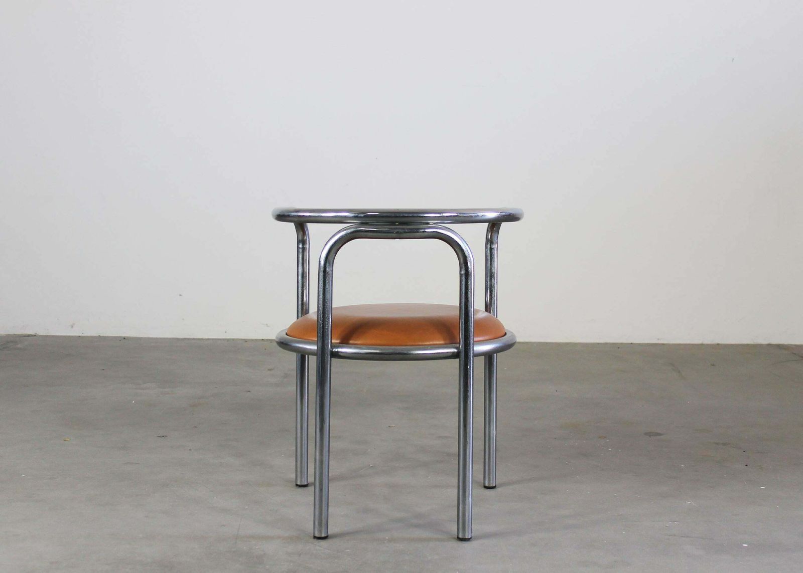 photo furniture Gae Aulenti Locus Solus Dining Room Set In Steel And Leather By Poltronova 1970s