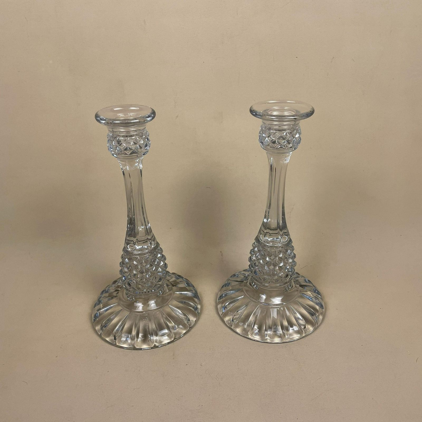 Vintage Pair Of Matching Clear Glass Candlestick Candle Stick Holder Lights Vintage Taper Dinner Candlesticks Chandelier Round Base Retro