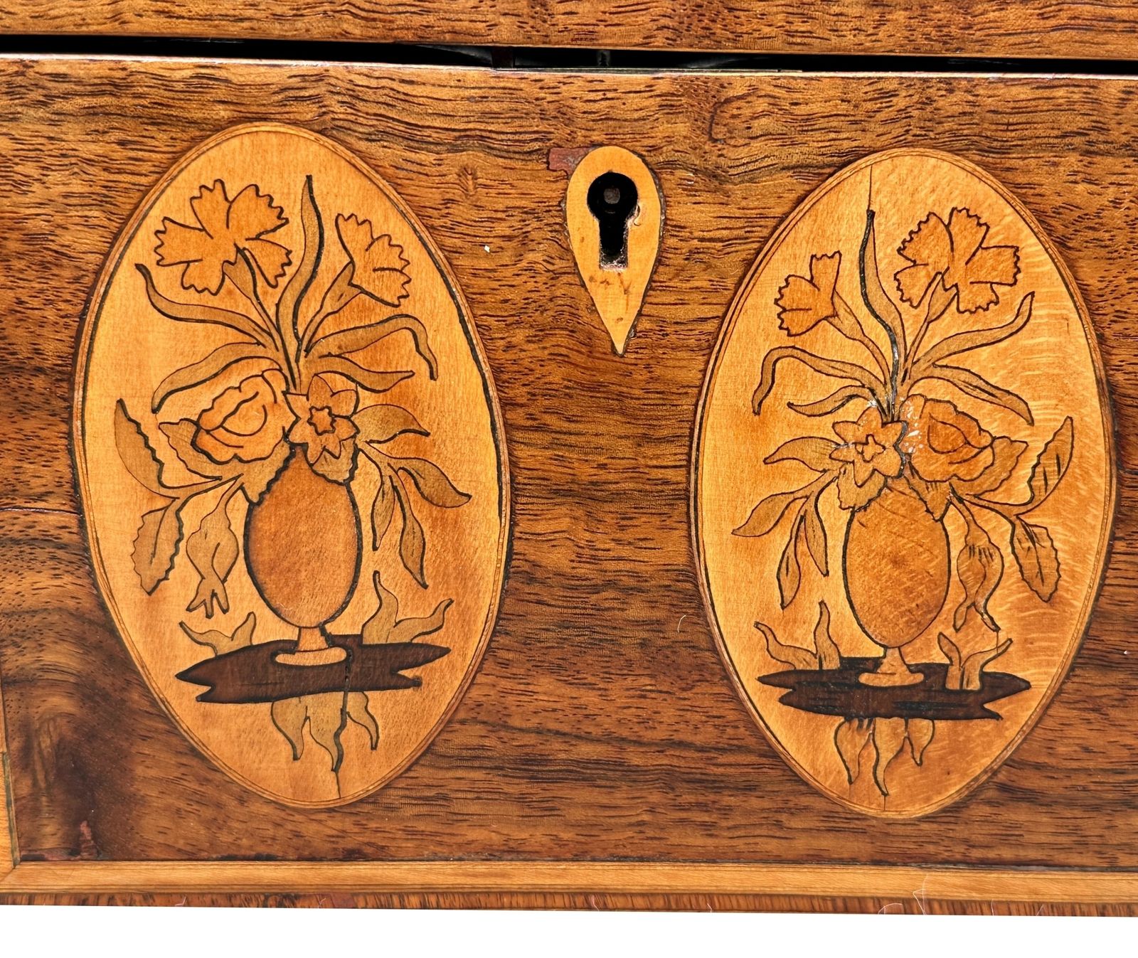Georgian Mahogany Tea Caddy With Floral Inlaid Decoration (England, Circa 1780) photo furniture