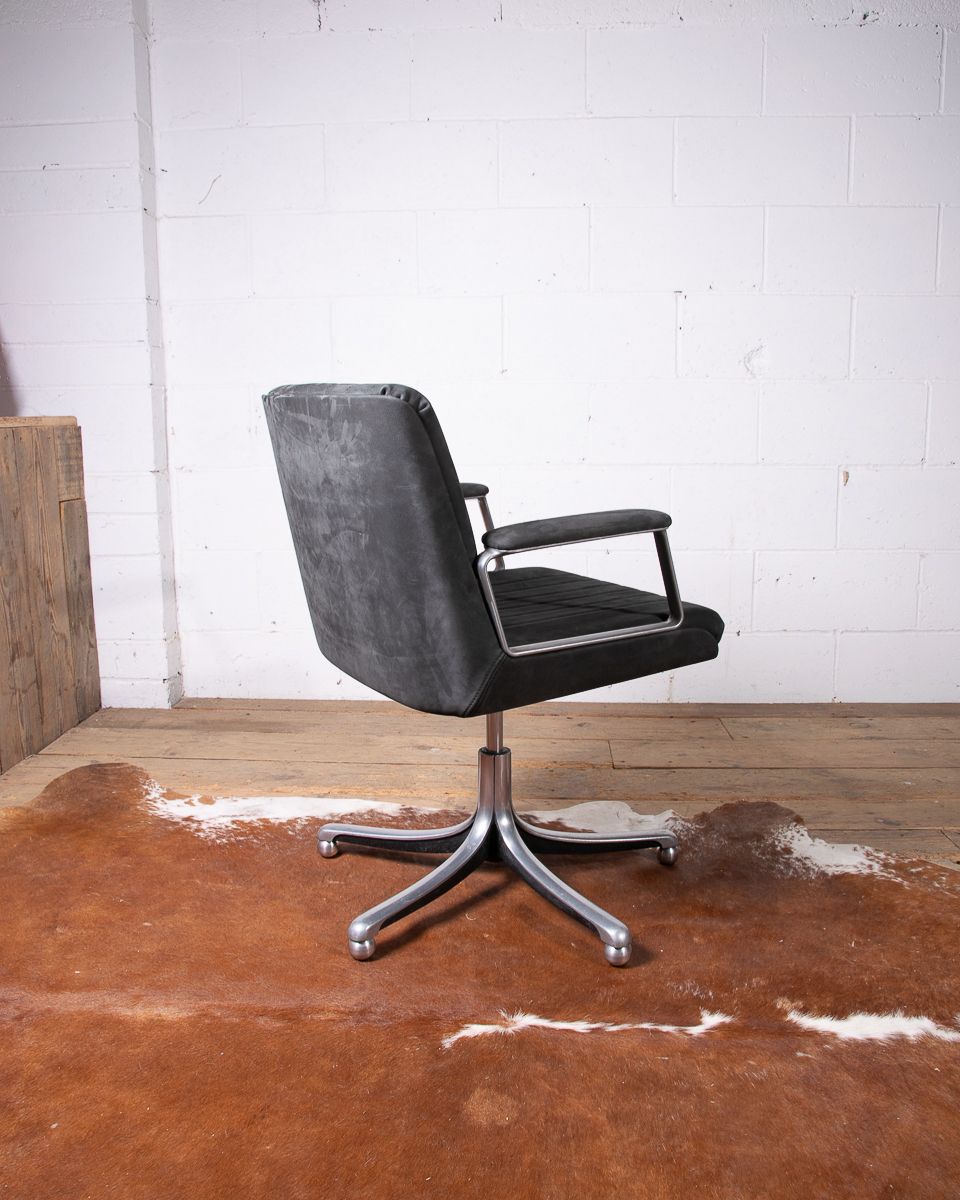 950.0 Vintage Leather Osvaldo Borsani Office Desk Chair 1970s photo