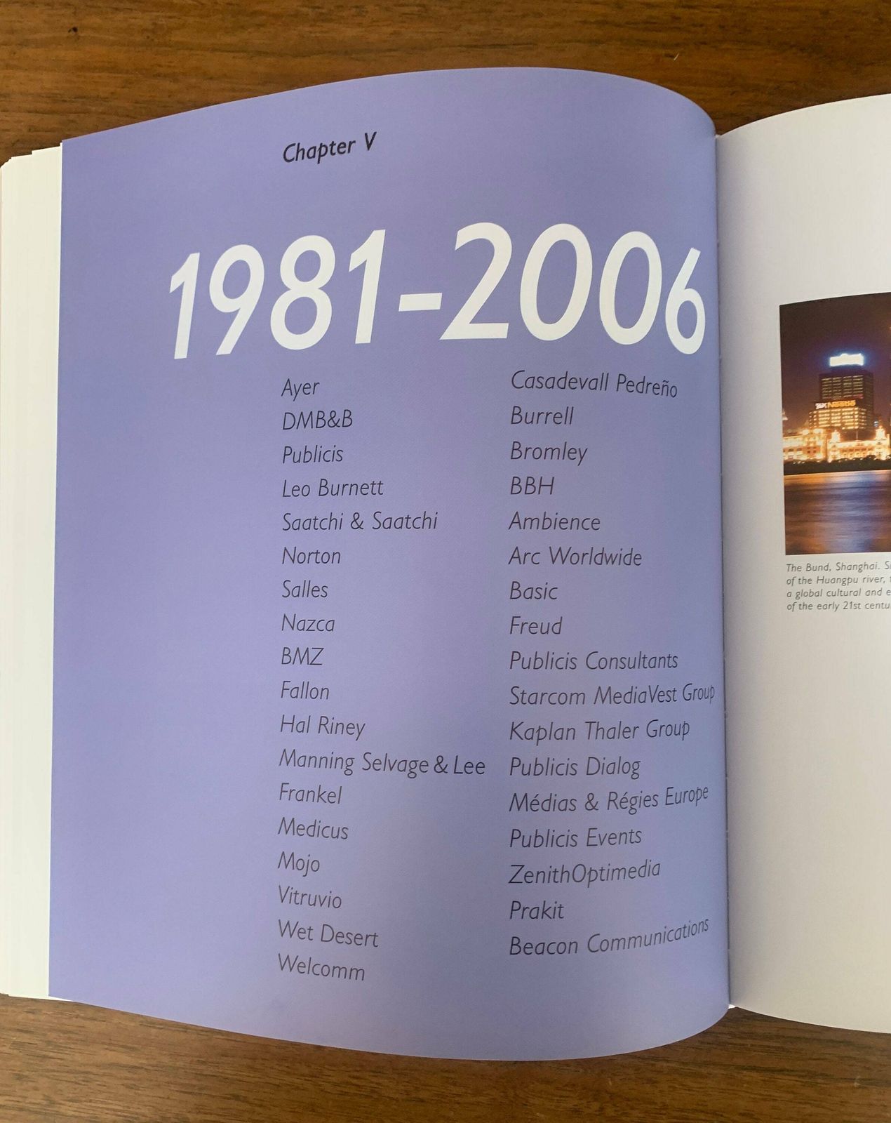 photo furniture A History Of Advertising | Stéphane Pincas | Marc Loiseau | Hardcover | Geschiedenis | Adverteren | Coca Cola | Camel | 2006
