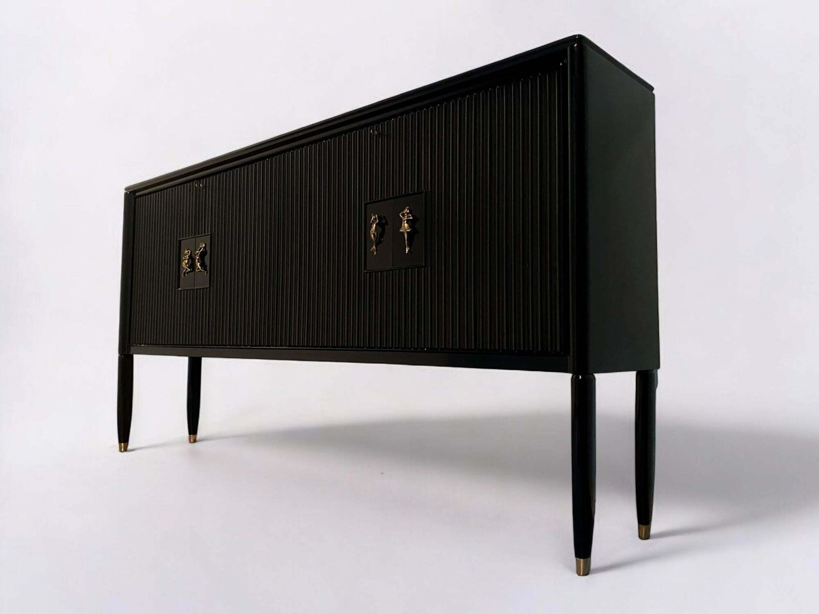 photo vinterior Italian Mid Century Black Lacquered Sideboard By Osvaldo Borsani, 1950s