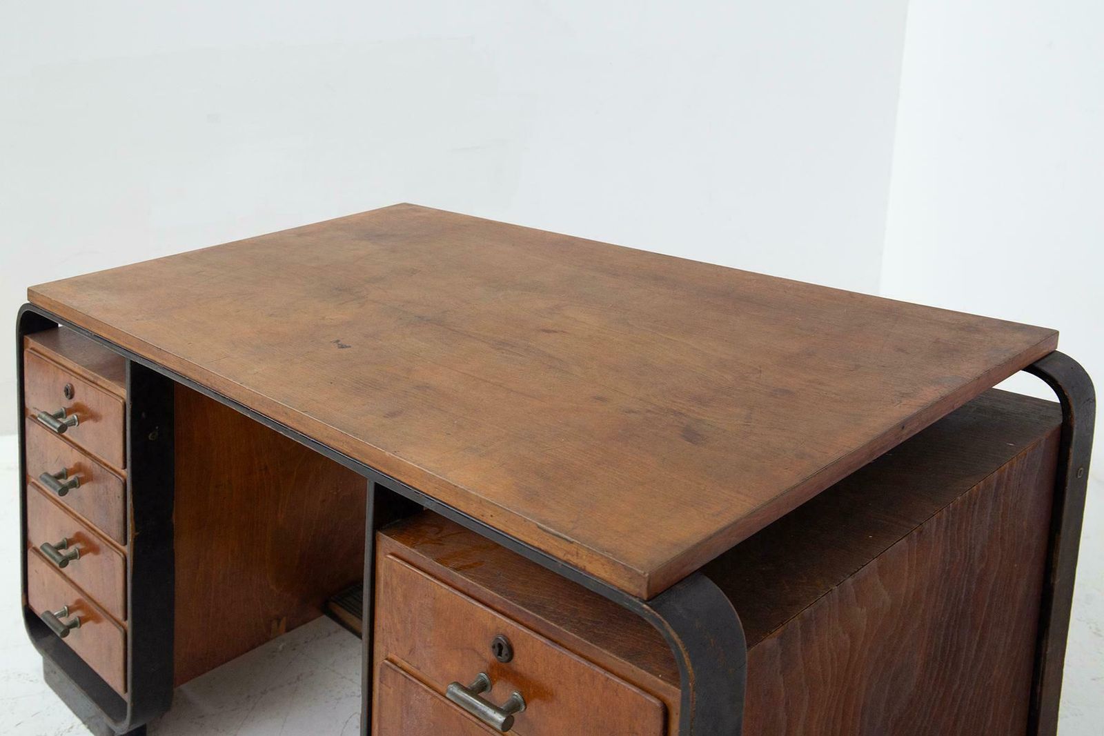 Rationalist Italian Desk By Giuseppe Pagano photo vinterior