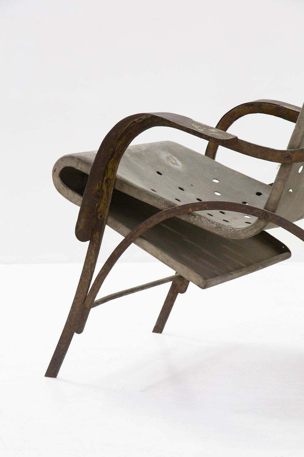 Prototype Of An Aluminum Armchair By Gabriele Mucchi photo 72412.0