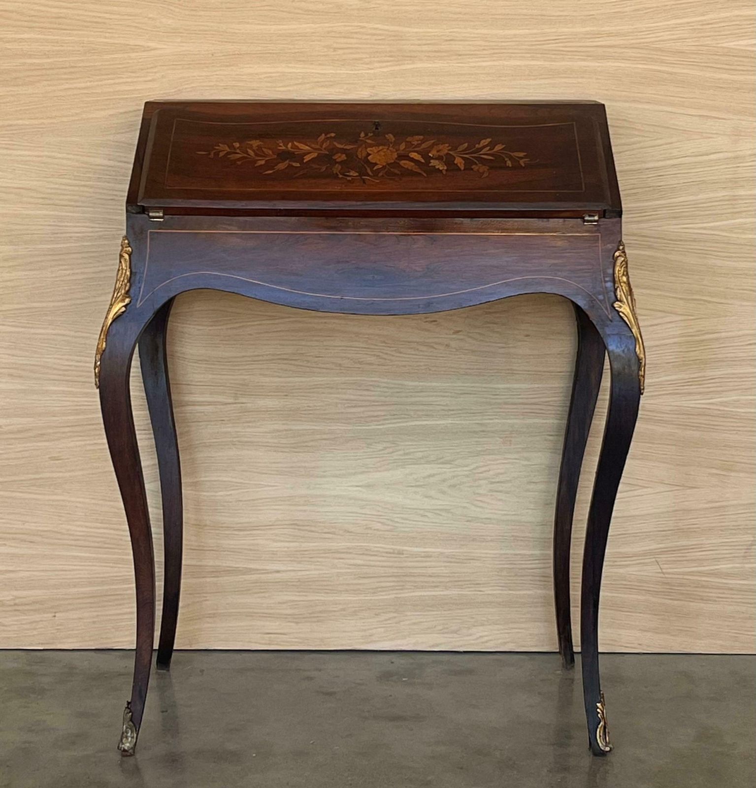Secrétaire dame Chippendale d'époque en noyer, abattant avant photo furniture