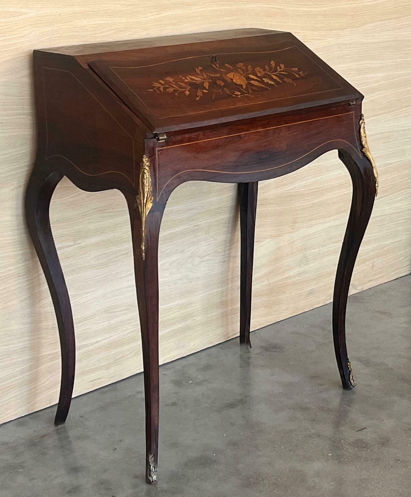 Secrétaire dame Chippendale d'époque en noyer, abattant avant photo vinterior