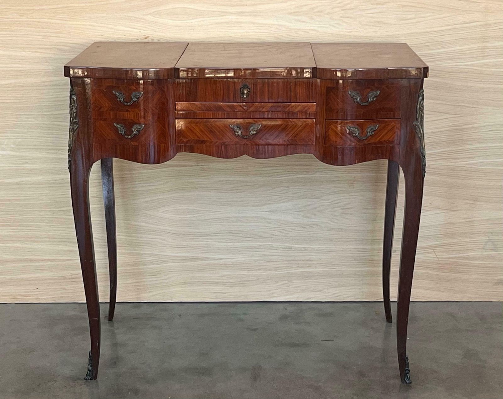 Coiffeuse de style Louis XV, XIXe siècle photo furniture