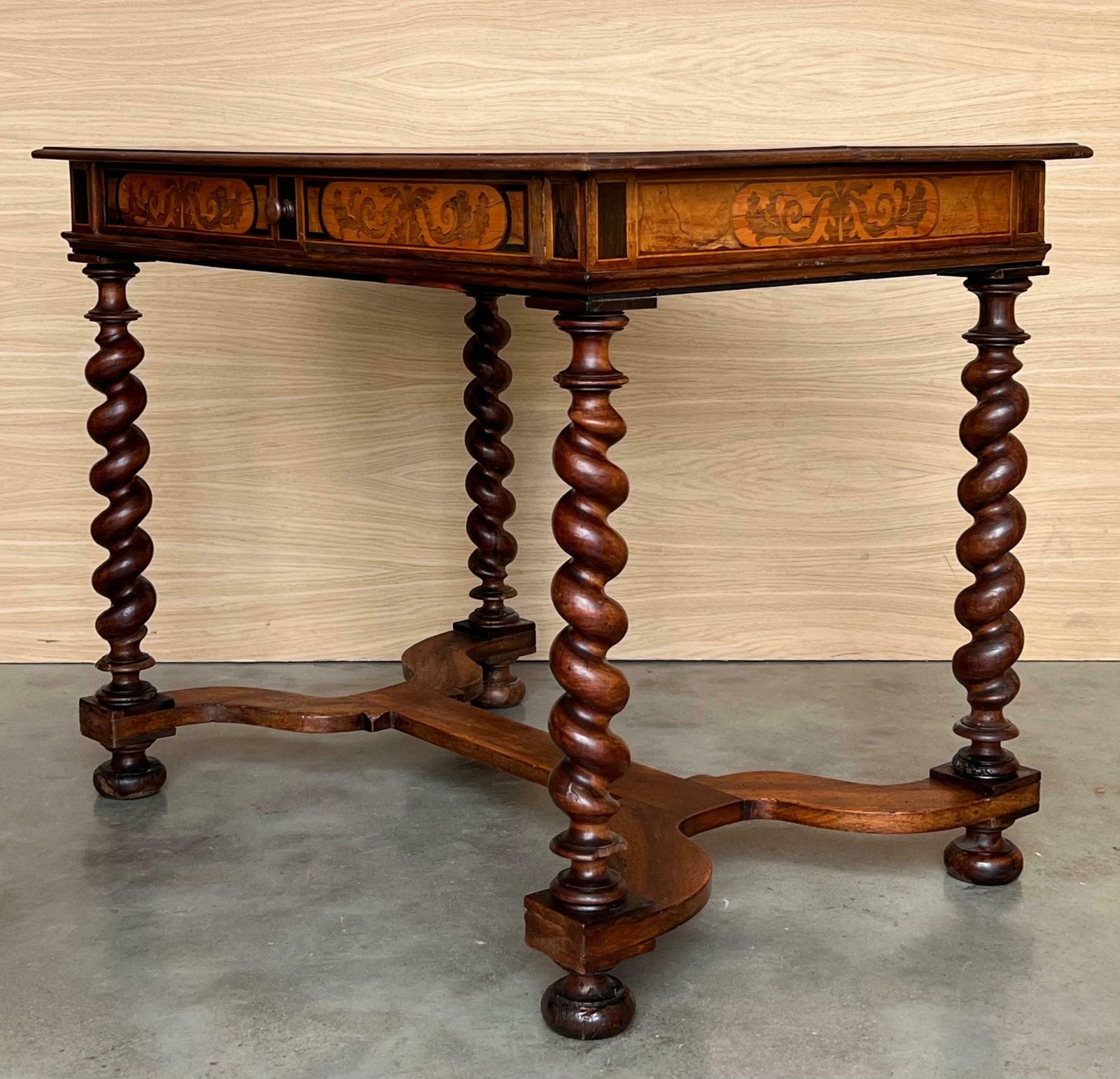 Table d'appoint anglaise Charles II en placage d'olivier façon huître, vers 1780 photo buy