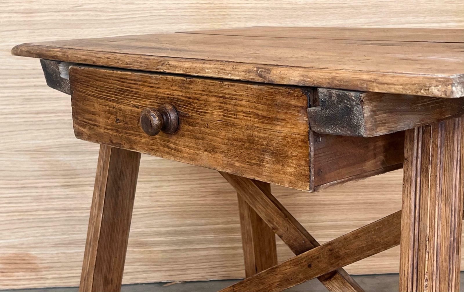 1938.0 Table de travail française en chêne, un tiroir, début du XXe siècle, années 1920 photo