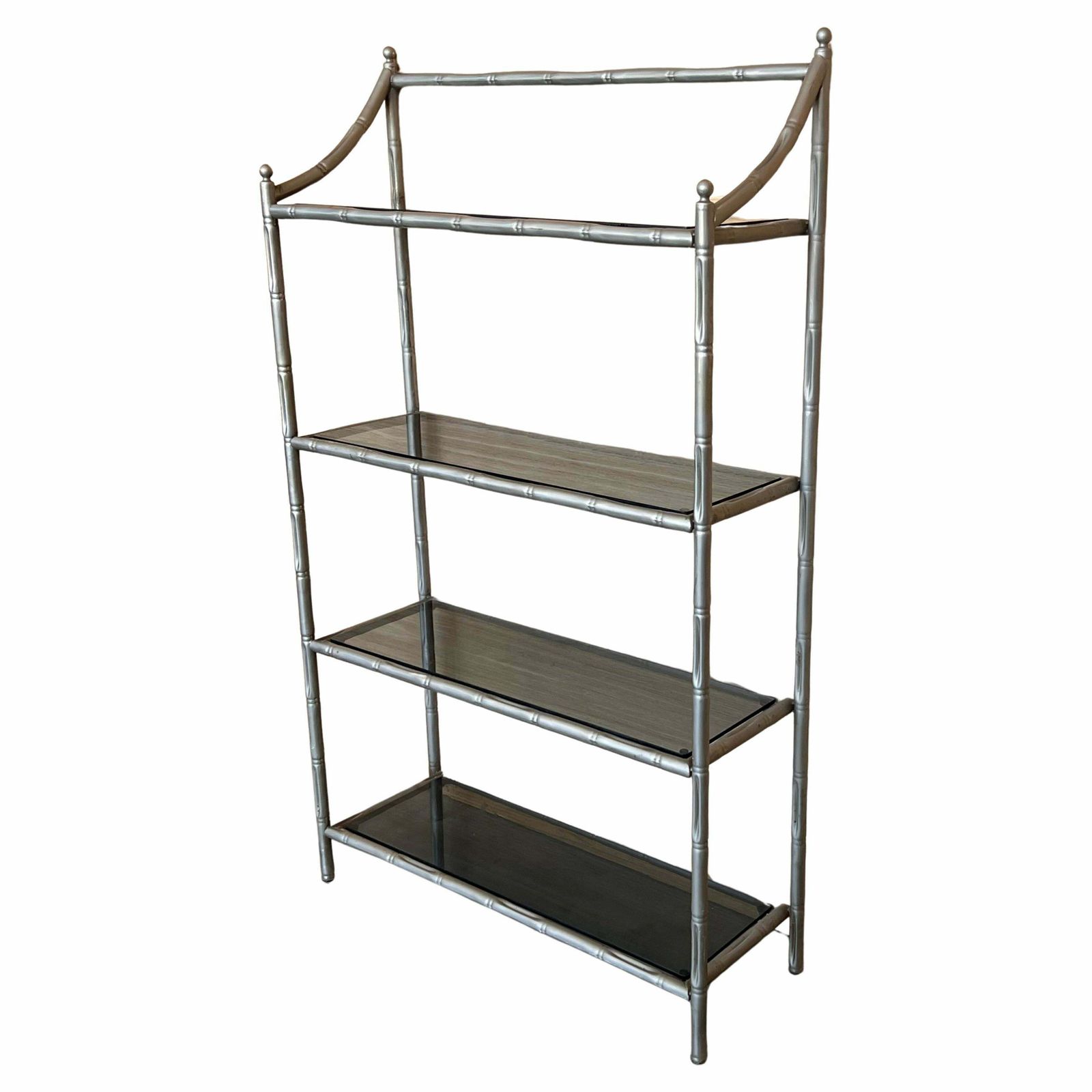 Étagère en faux bambou à quatre tablettes, finition chrome mat