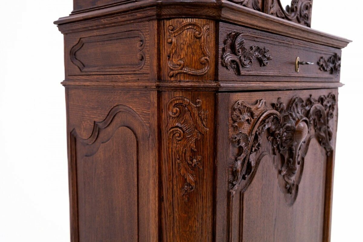 photo vinterior Display Case, France, Around 1870. After Renovation.