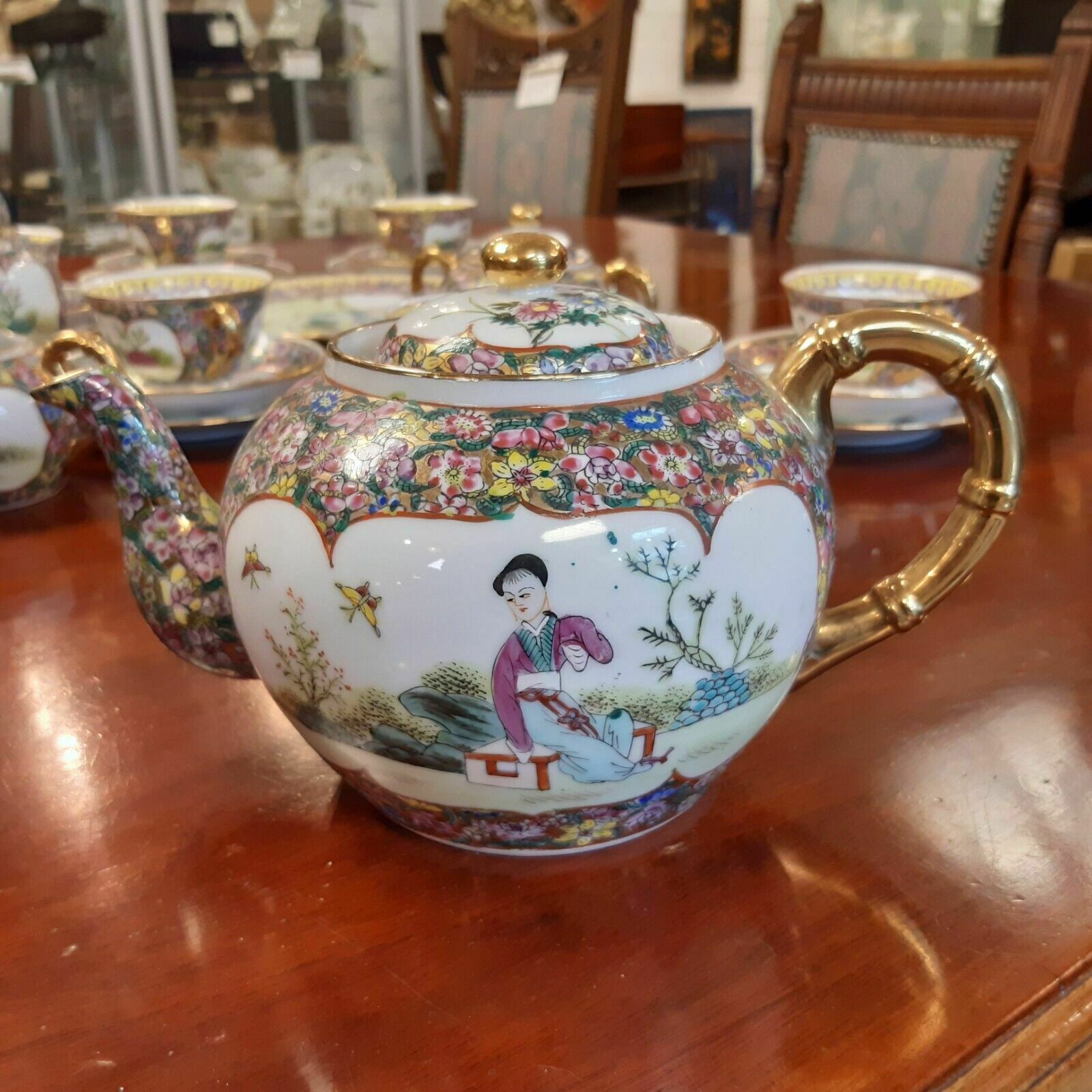 photo vinterior Early 20th Century Chinese Nianqian Zhilong 23 Piece Tea Set