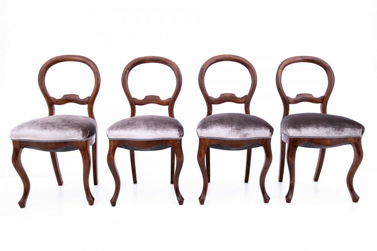 Antique Table With Chairs, Northern Europe, Around 1870. After Renovation. photo for sale