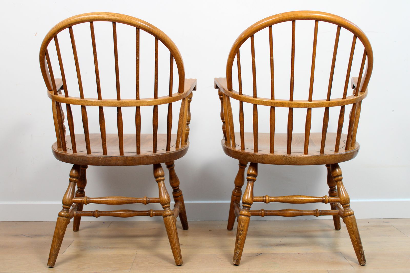photo furniture A Pair Of Vintage Mid Century Windor Chairs By Kli Logatec Yugoslavia Ercol Era