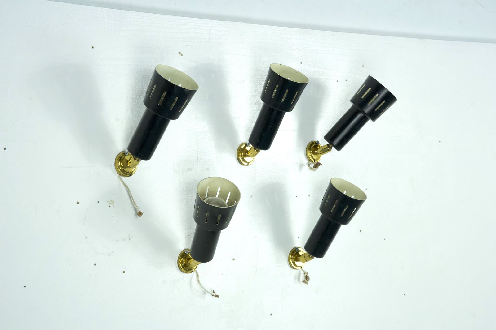 Set Of Five Stilnovo Manner Spotlights In Brass And Lacquered Metal. Italy 1960s photo buy