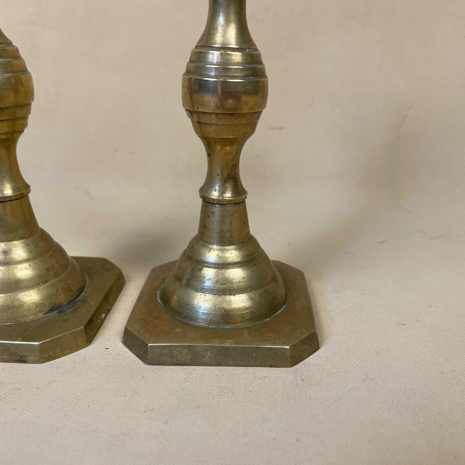 Antique Matching Pair Of Gold Brass Metal Candlestick Candle Stick Vintage Column Taper Dinner Candlesticks Square Base Column Pillar photo vinterior