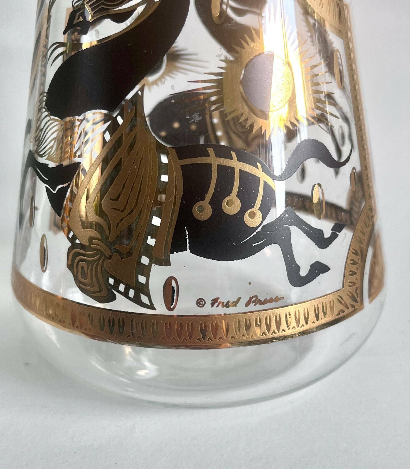 Midcentury Fred Press T'ang Horse Black And Gold Carafe & 4 Glasses. Carafe And 4 Glasses.Midcentury Barware. Retro Bar. photo Home Decor
