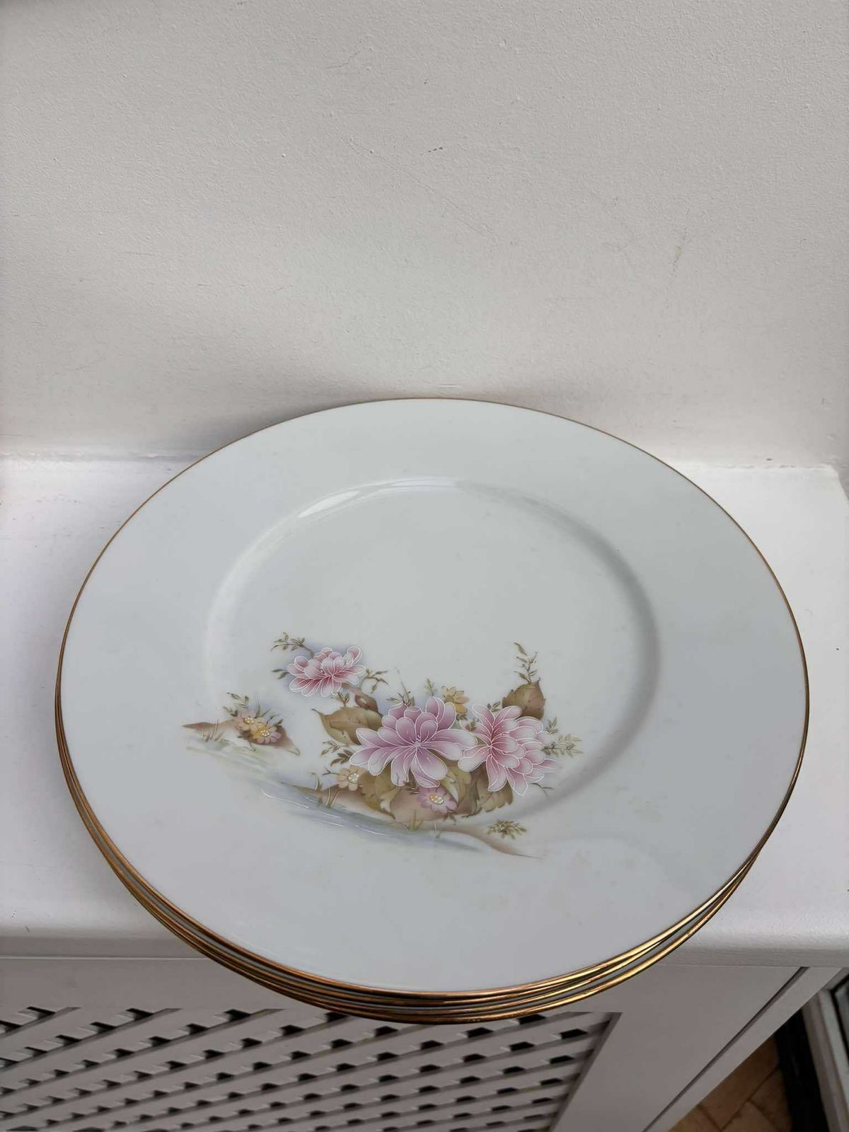 Set Van 4 Grote Presentatieborden | Porselein | Limoges Jb De Saint Eloi | Romantisch Service | Roze Bloemen | Gouden Rand | Ca. Jaren 1950 | Mid Century | Frans photo vintage