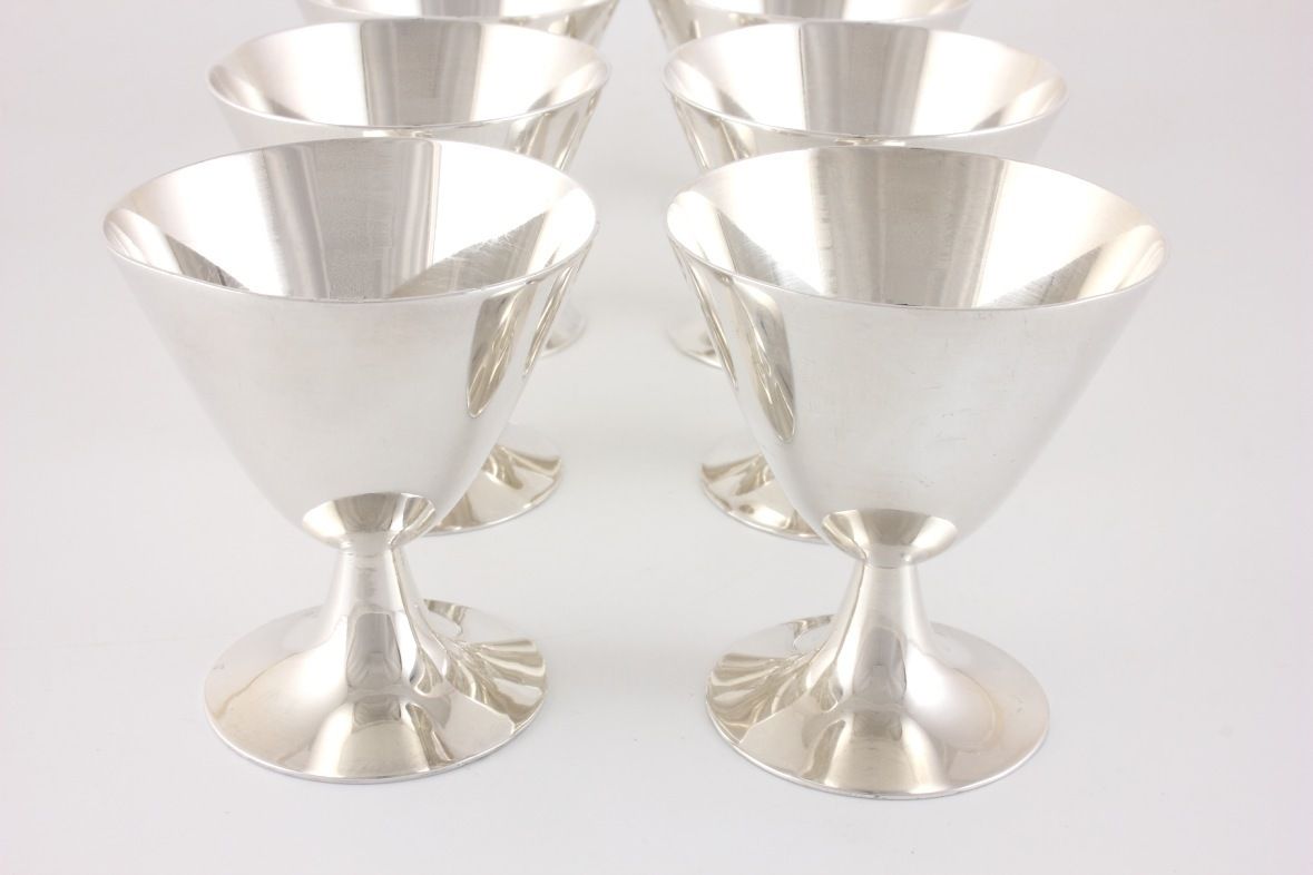 Christofle Silver Plate Art Deco Cocktail Shaker & 8 Goblet Glasses Set. photo Home Decor