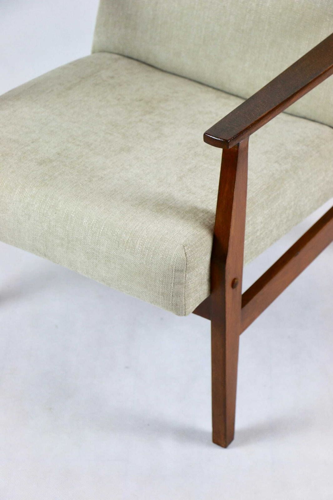 photo vinterior Classic Armchair Like Lis Vintage 70s Beige