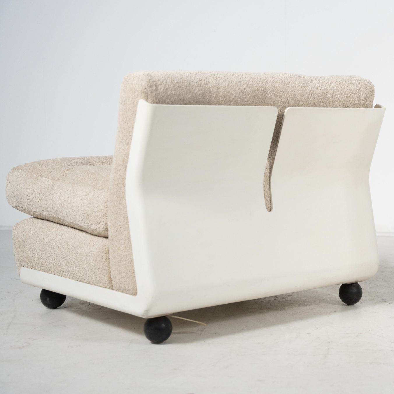 Mid Century Modern Pair Of “Amanta” Armchairs By Mario Bellini, 1960s photo Furniture