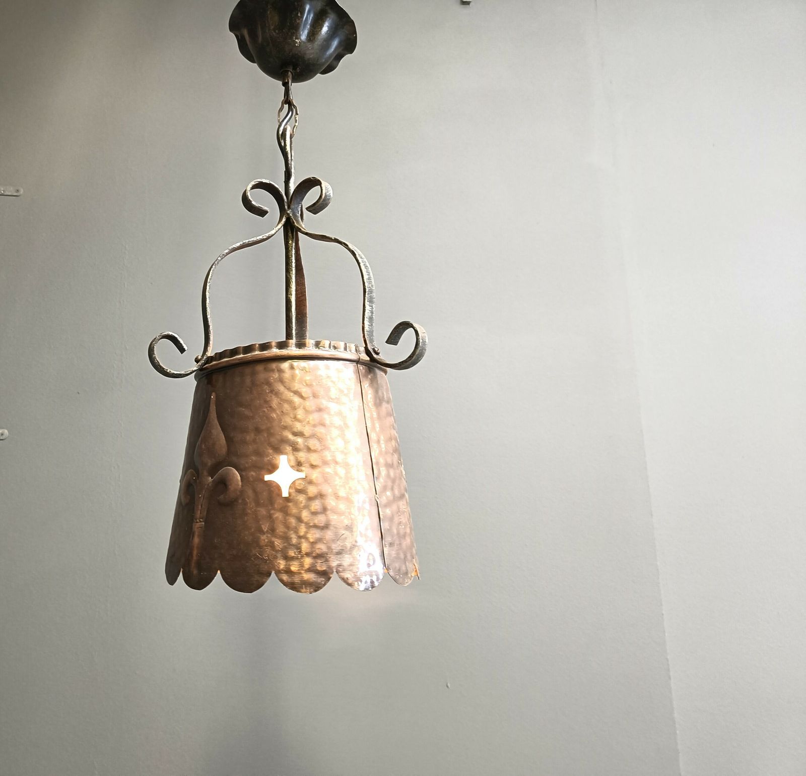 photo furniture Brutalist Copper Pendant Light, 1970s