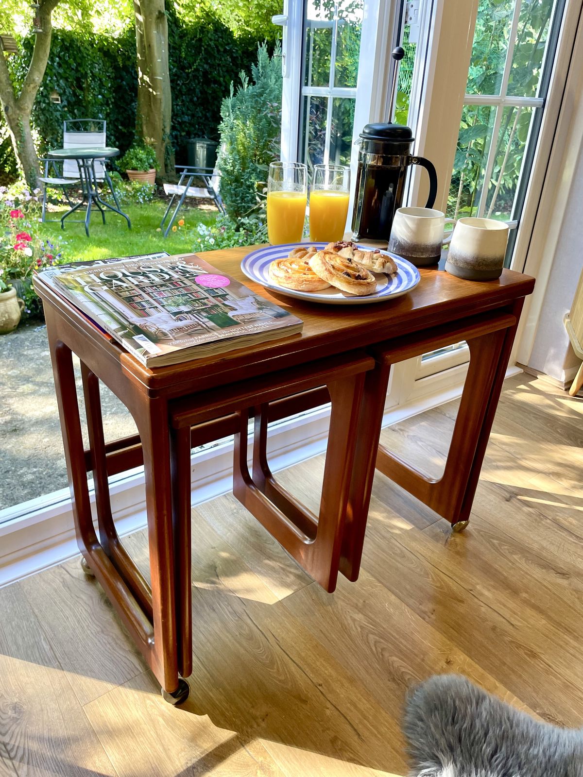 Stunning Mid Century Modern McIntosh Triform Metamorphic Coffee Table By Tom Robertson