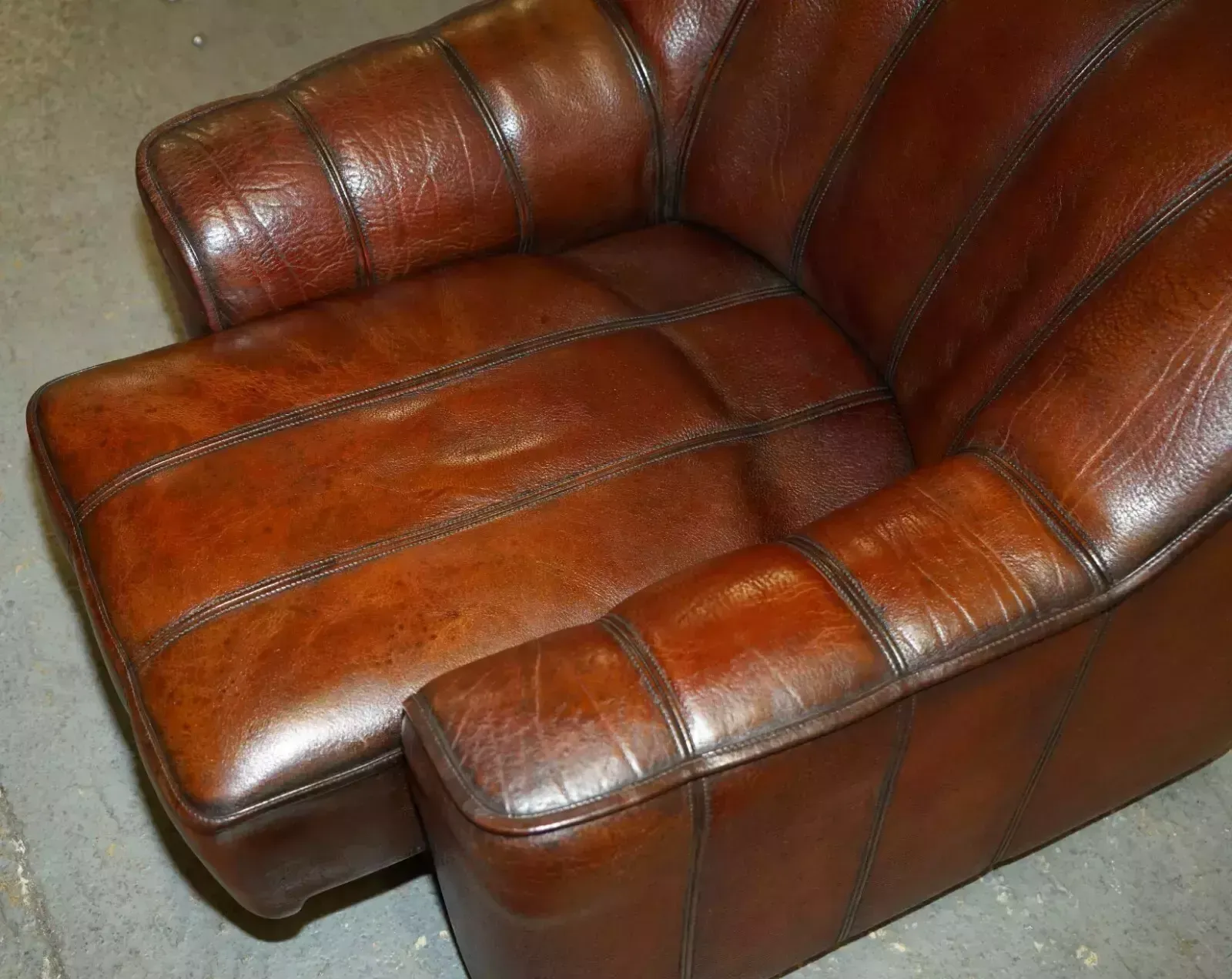photo vintage De Sede Ds44 Reclining Brown Buffalo Neck Leather Pair Of Armchairs & Sofa Suite