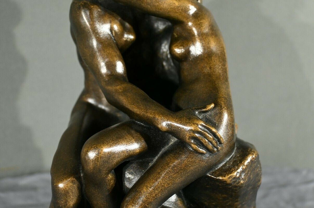 Resin Sculpture “The Kiss” After A. Rodin – 2nd Part 20th Century photo vintage