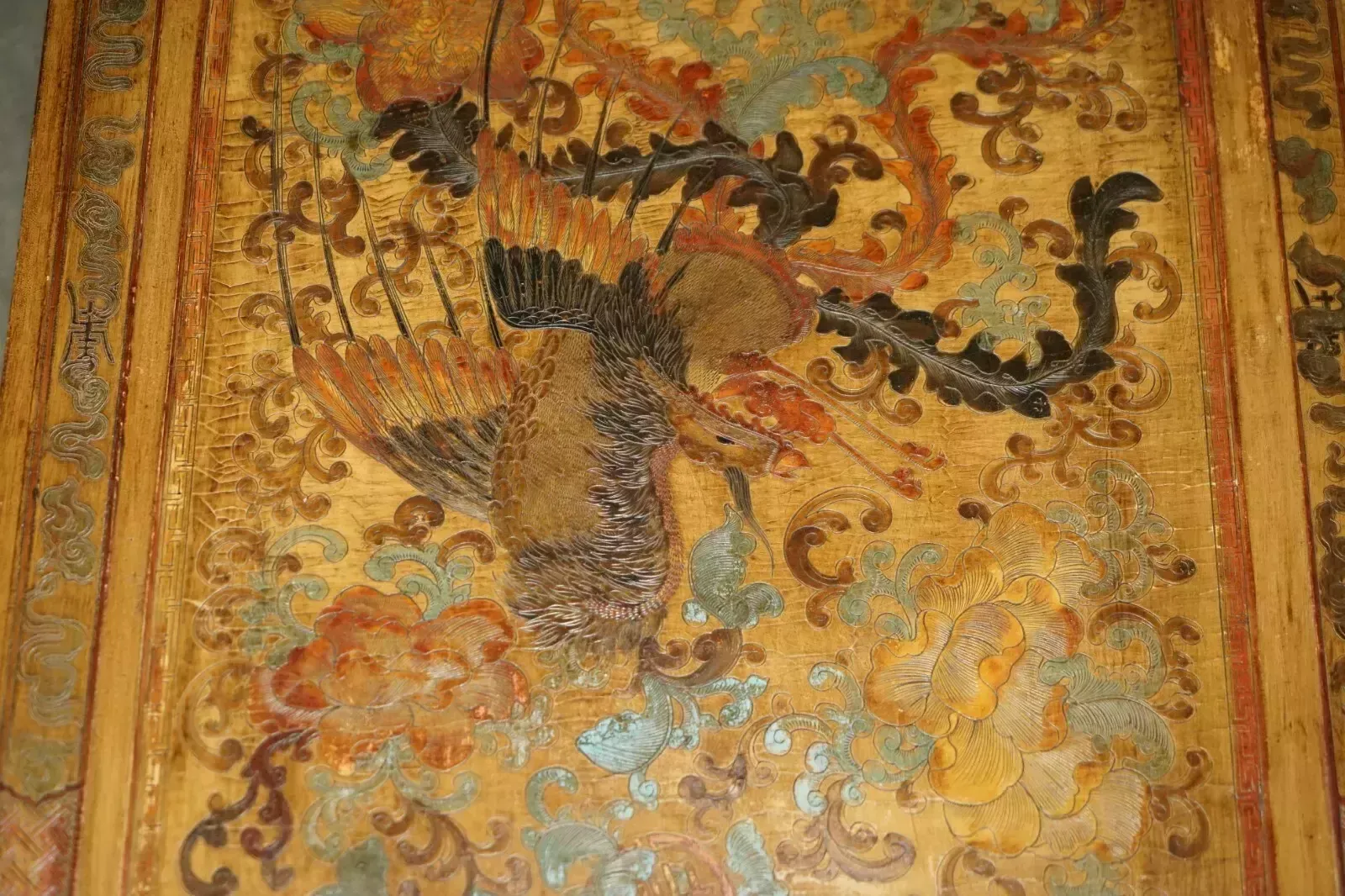 photo furniture Extremely Ornate Gilt & Lacquered Chinese Dragon Chinoiserie Opium Coffee Table