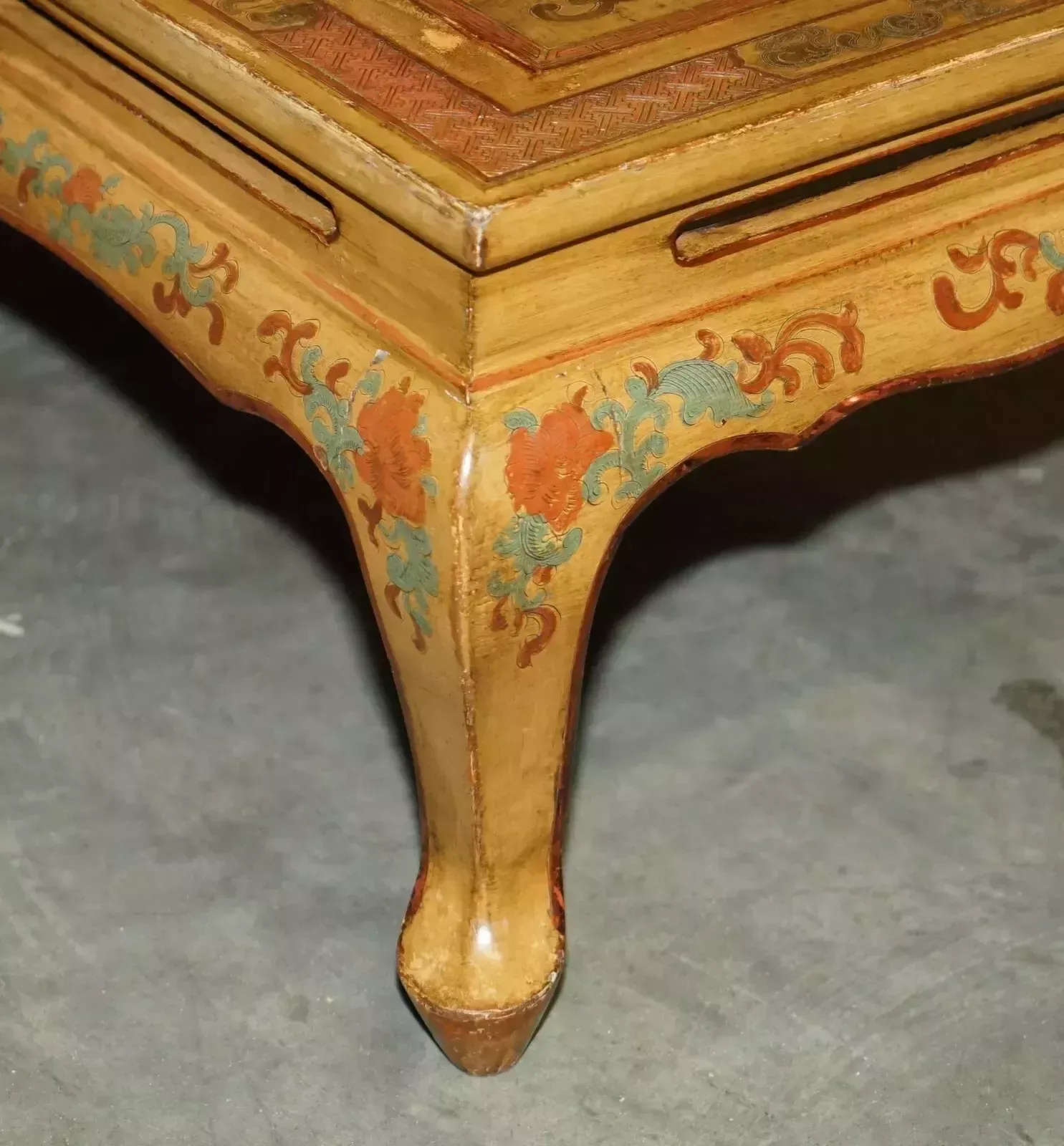 photo buy Extremely Ornate Gilt & Lacquered Chinese Dragon Chinoiserie Opium Coffee Table