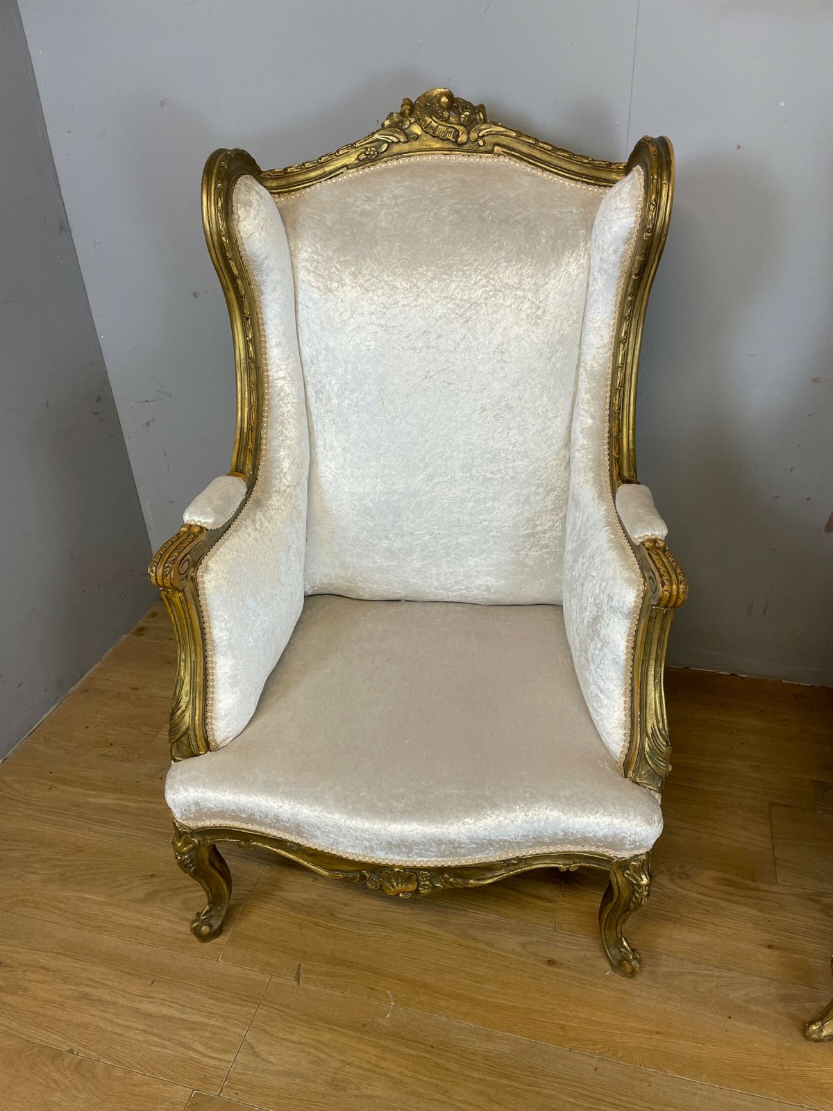 1895.0 Early C20th Pair Of Carved And Gilded French Winged Armchairs photo