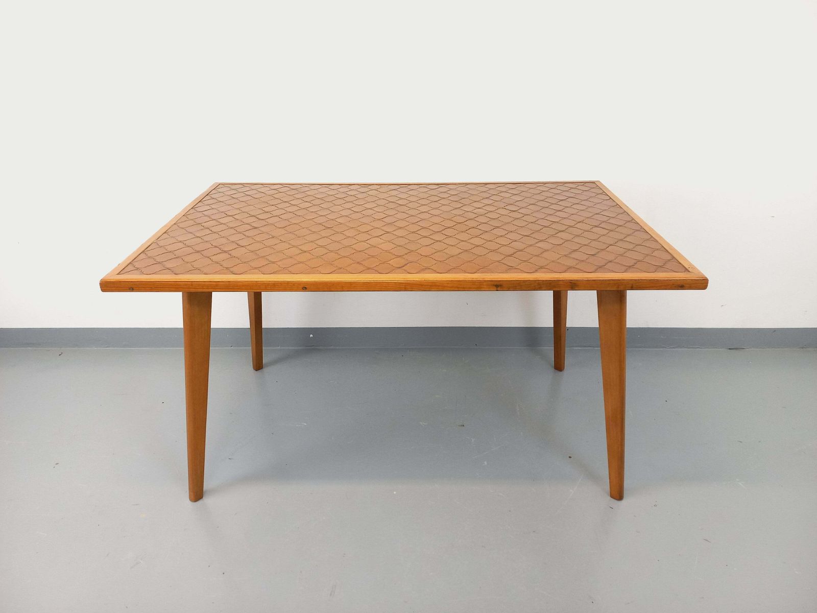 Table rectangulaire en bois et céramique