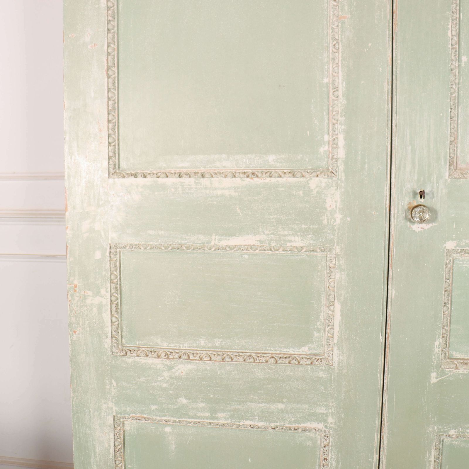 19th Century Original Painted Wardrobe photo vinterior