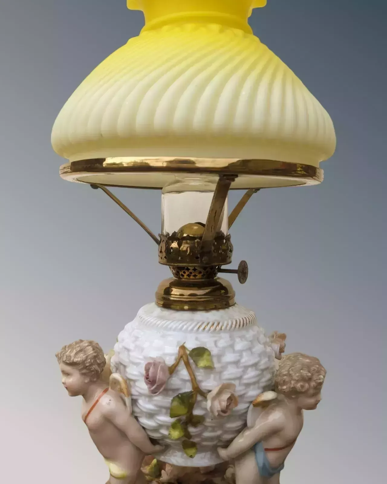 Very Pretty Pair Of Meissen Porcelain Cherub Oil Lamps photo 985.0