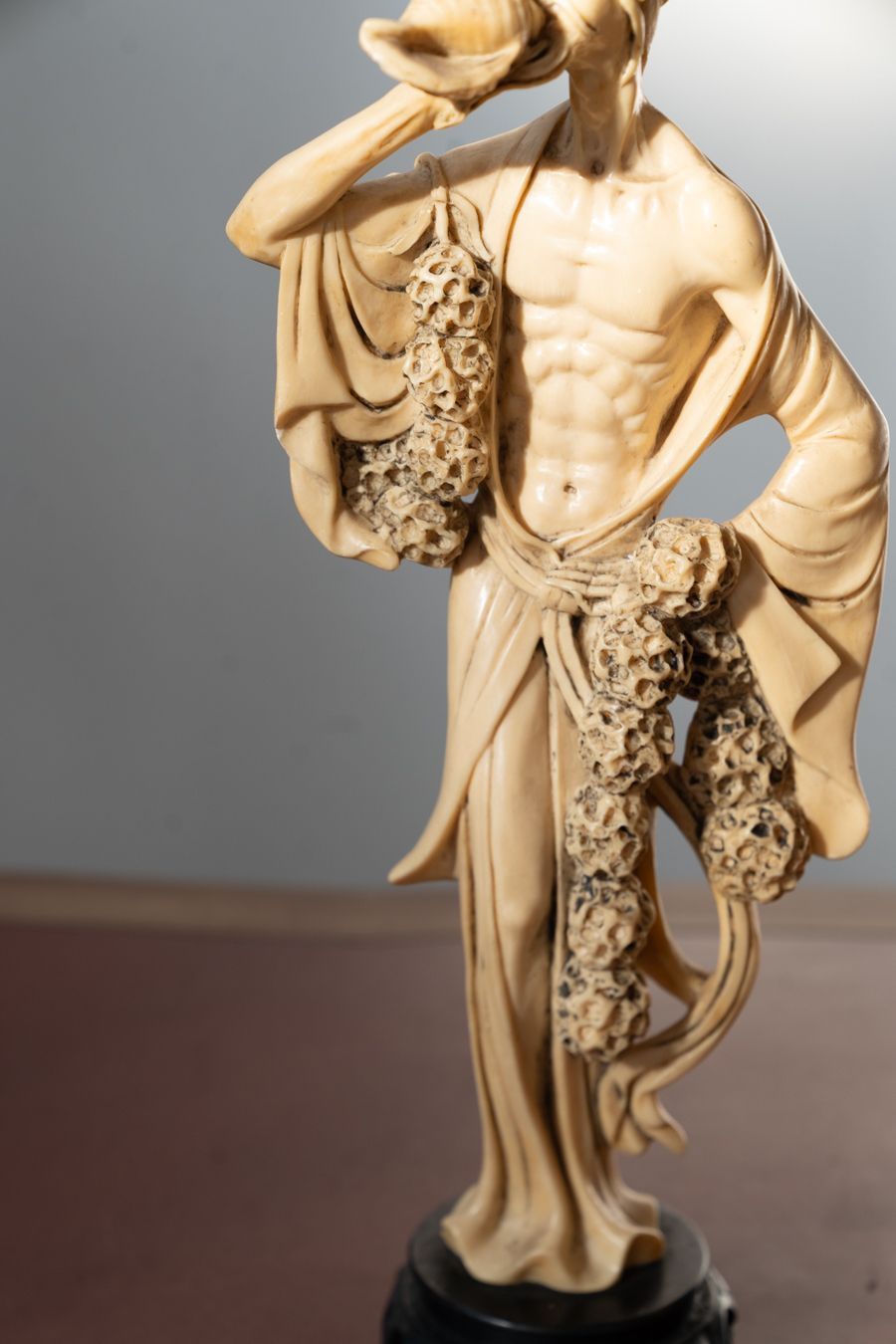 photo vinterior Set Of Four Vintage Hand Carved Resin Sculptures, Craftsmanship From The 1970s